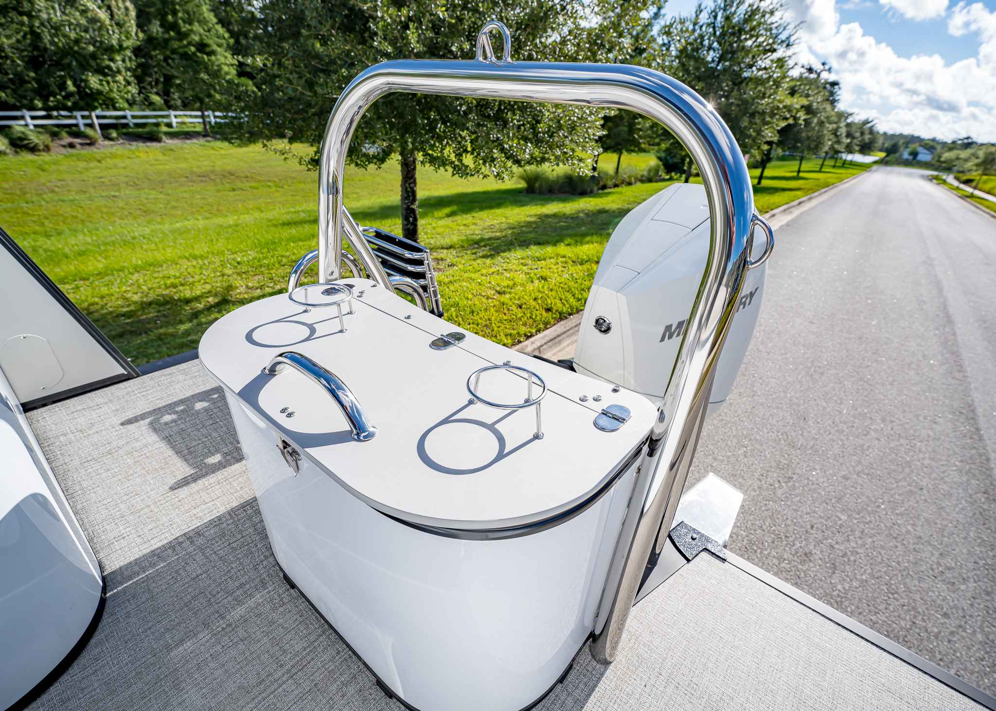2025 Tahoe Pontoon Cascade 25′ Quad Lounge (TA-0010)