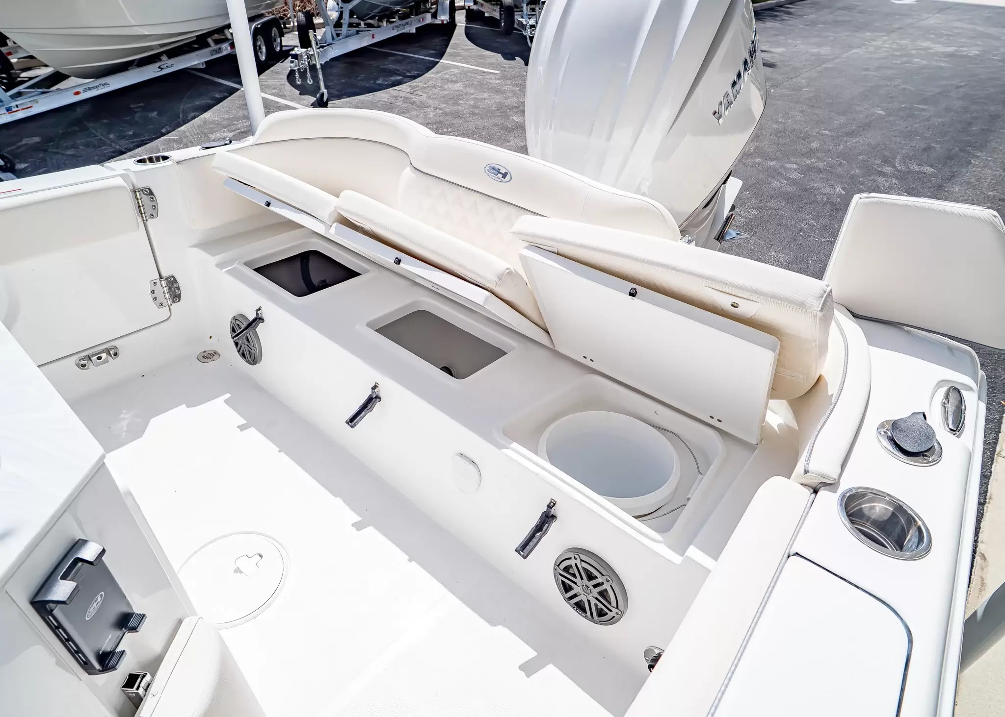 2027 Sea Hunt Ultra 239 SE (SH483) photo 8
