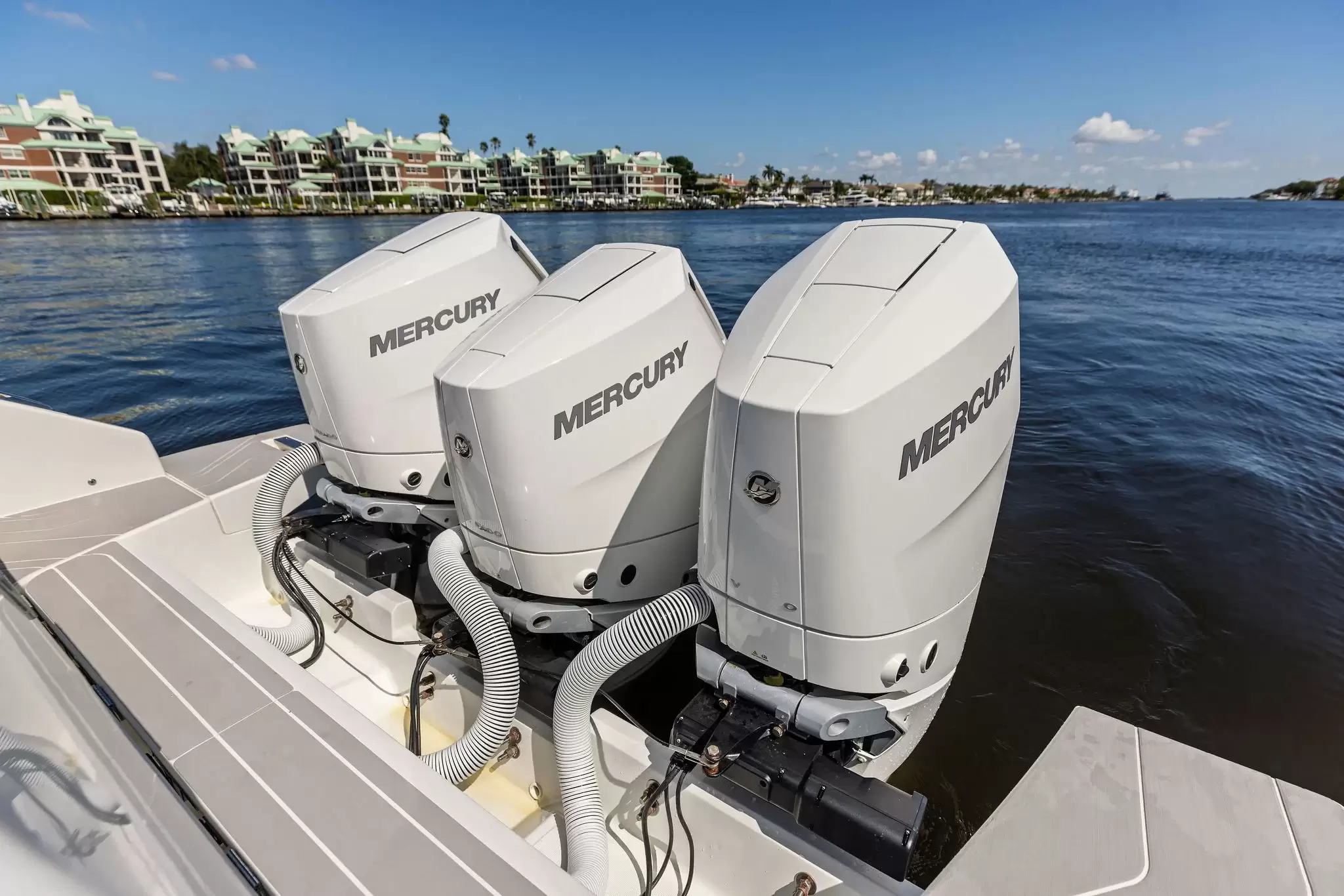 2025 Wellcraft 38 T-Top (WC-UM38) photo 7