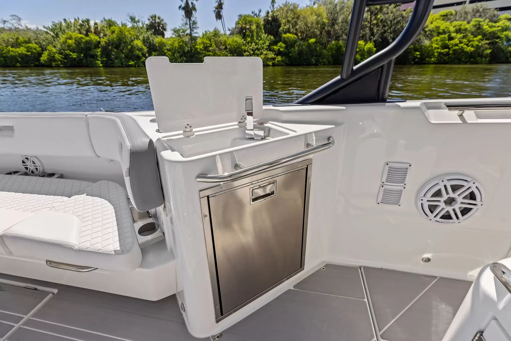 2025 Wellcraft 38 T-Top (WC-UM38) photo 10